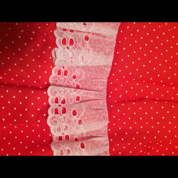 Two piece outfit made of cotton. Has underskirt - Picture 4 of 5